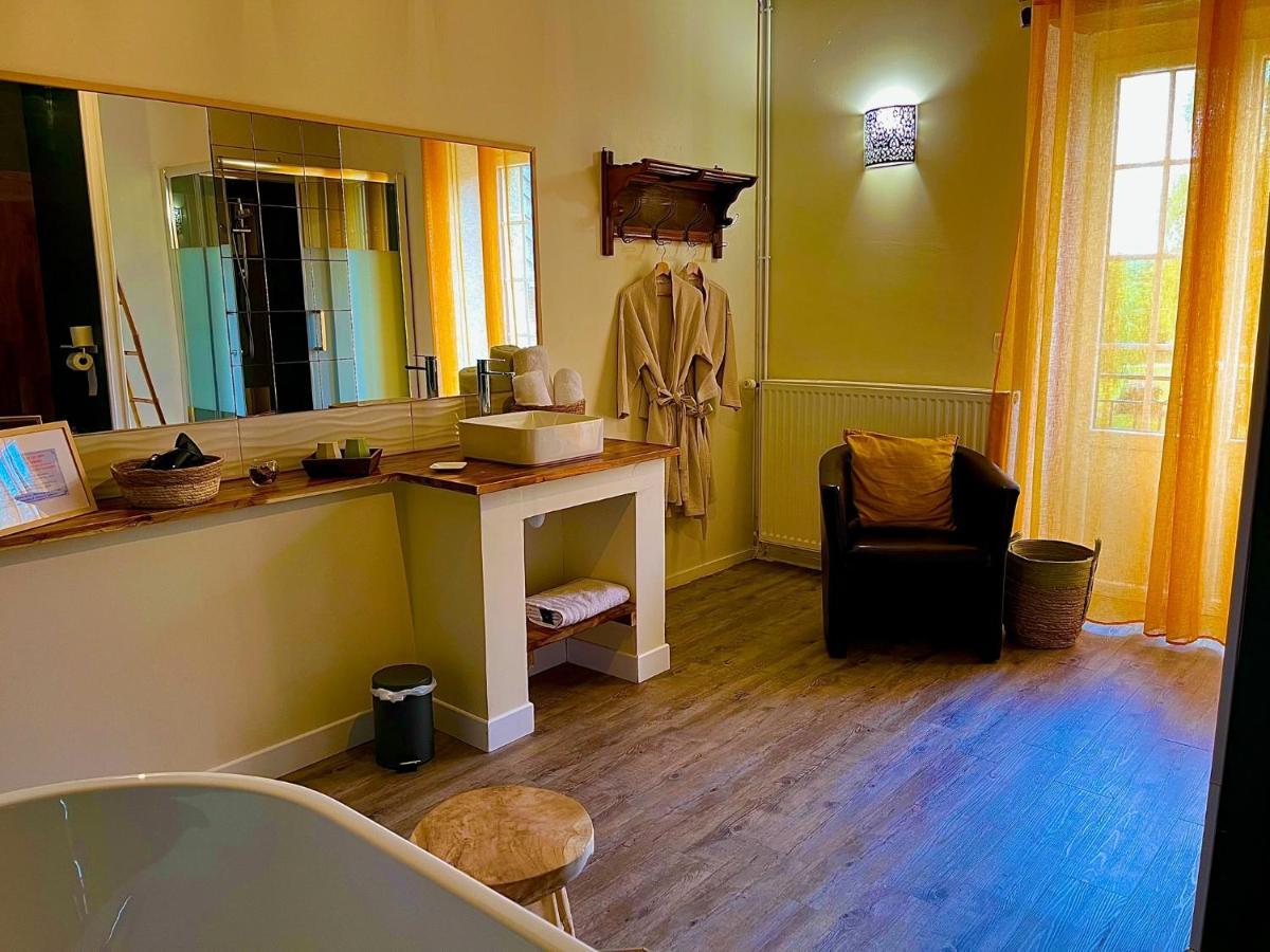 Le Manoir Des Haies Spa Les Champs-Géraux Buitenkant foto